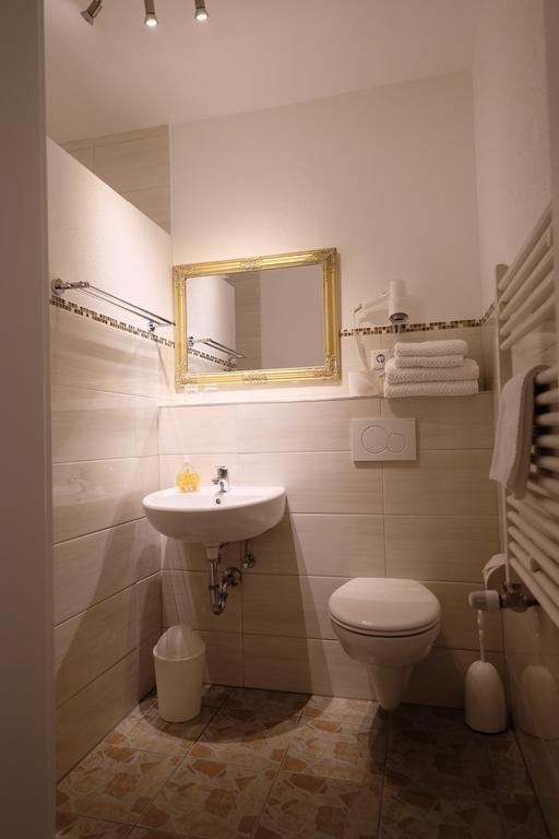 Hotel Gruener Kranz Rendsburg Room photo